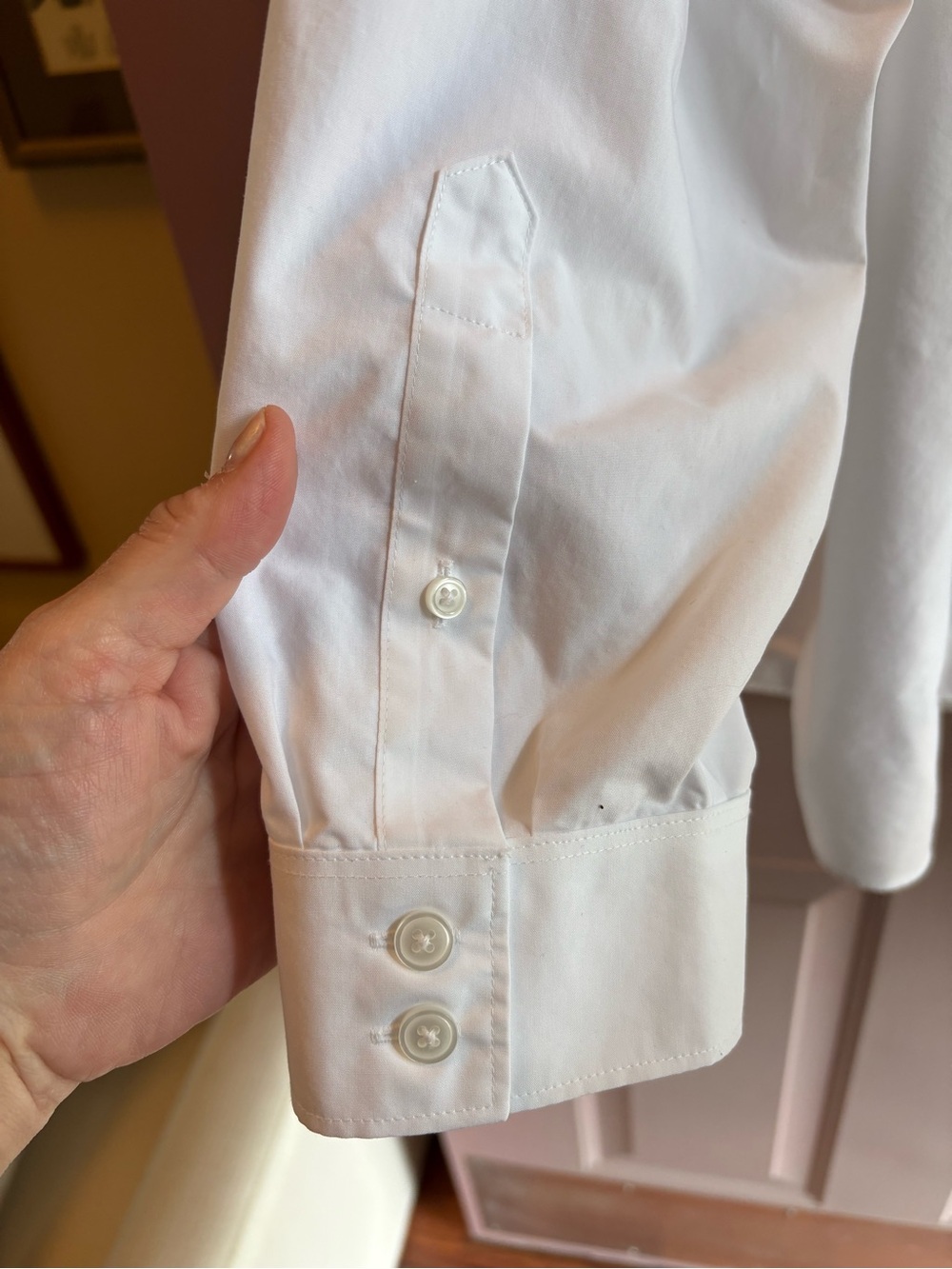 Lands' End Women’s White Button-Front Dress Shirt - Picture 5 of 7